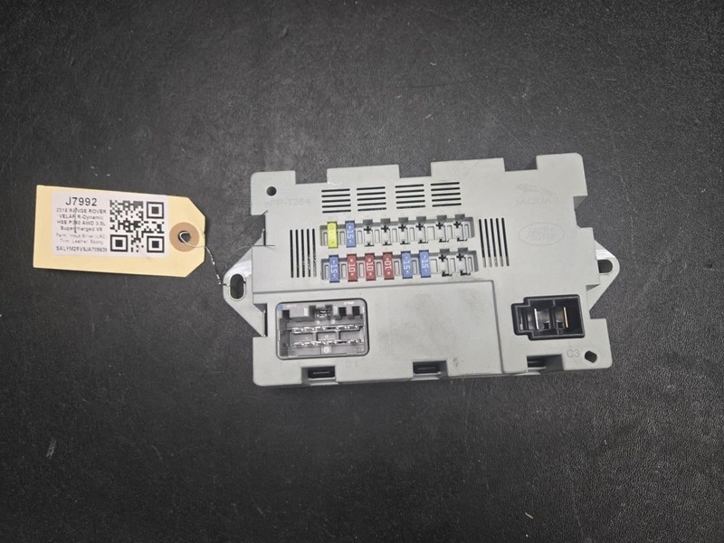 Trunk Upper Fuse Relay Junction Box 2018 Range Rover Velar CPLA-14Q073-AA 19 20