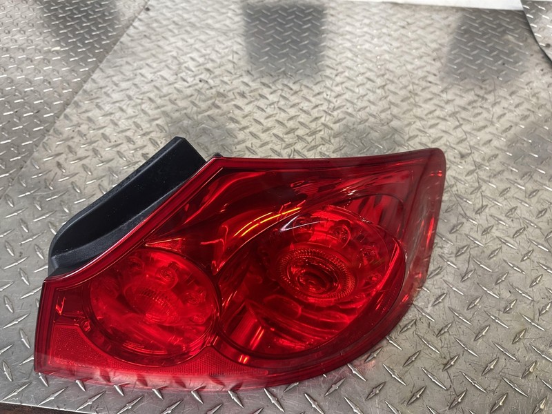 2009-2013 Infiniti G37 Passenger Right Tail Light Tail Lamp Oem Tested