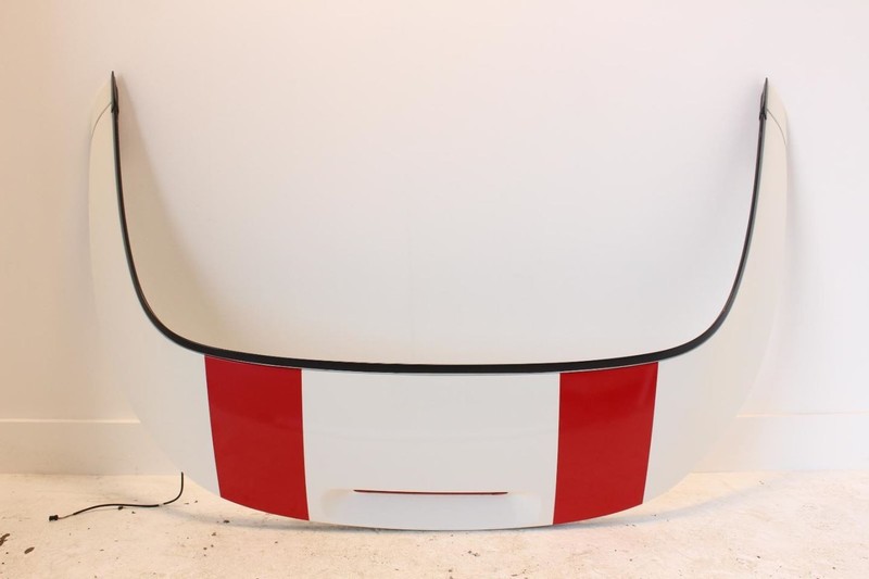 99-05 Porsche 911 Carrera 4 White Tonneau Cover with Red Stripe