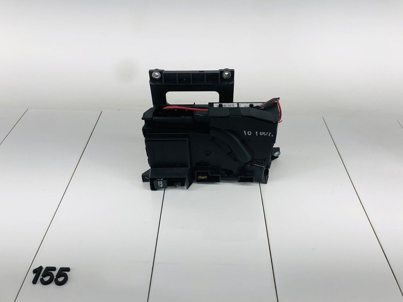 2010 VOLKSWAGEN TOUAREG 3.6L V6 GAS ENGINE FUSE BOX HOUSING HOLDER OEM