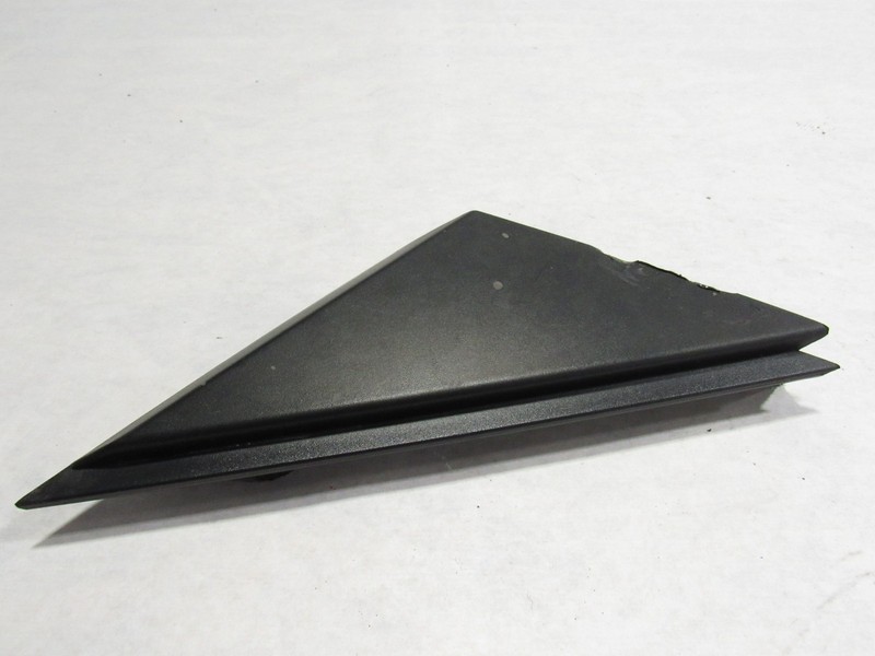 20-23 McLaren GT 2021 Front Left Driver Window Lower Trim Panel Cover Corner |@1