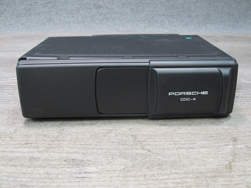 2003-2010 PORSCHE CAYENNE 955 957 CD CHANGER PLAYER W MAGAZINE 7L5035111D