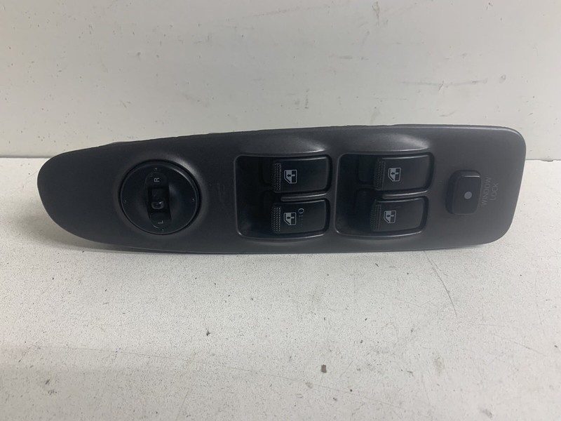 2001-2006 Hyundai Elantra 5 Button Driver Master Power Window Switch Control