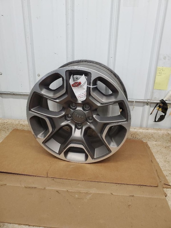 Wheel 17x7-1/2 5 Spoke Polished With Painted Pockets Fits 20-23 CHEROKEE 300035