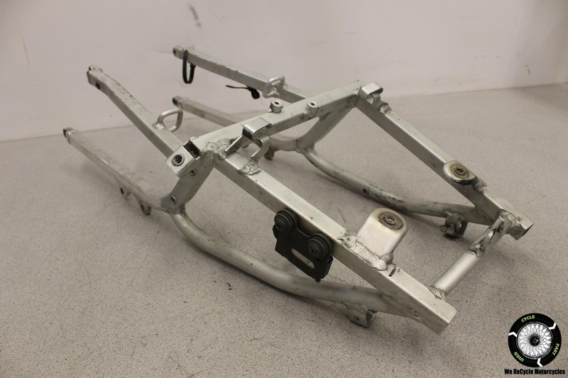 2000 Suzuki GSXR750 REAR SUBFRAME BACK SUB FRAME GSXR 750 00