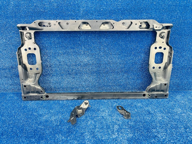 2015–2017 Chrysler 200 Radiator Mount Bracket Assembly OEM HW251