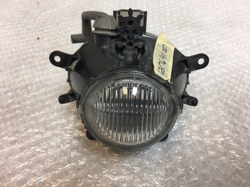BMW E46 325i 330i Xi 02/05 SEDAN RIGHT FOG DRIVING LIGHT 63176911007