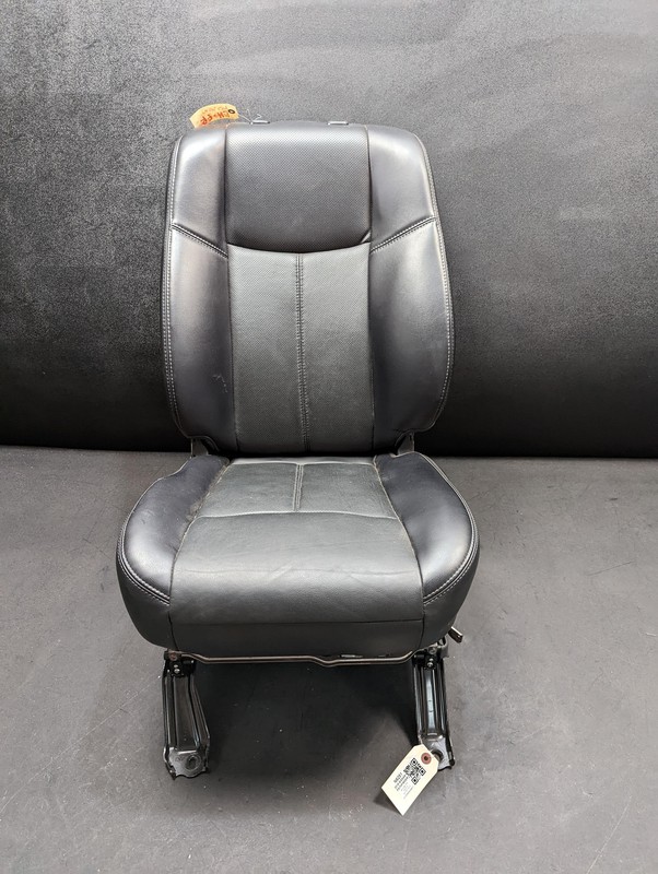 Front Left Driver Side Seat Leather 2019 Nissan Pathfinder 2020 X