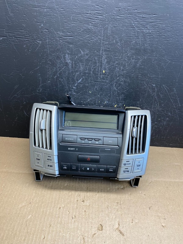 2006 to 2007 Lexus RX400H Radio Navigation Screen Climate Control OEM AC6448 DG