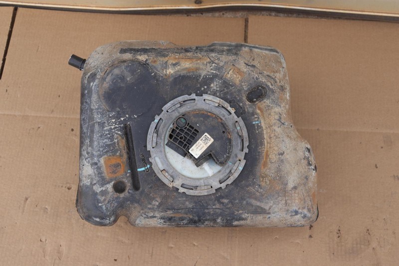 2015-2016 DODGE RAM 2500 3500 DIESEL EXHAUST FLUID DEF TANK RESERVOIR OEM