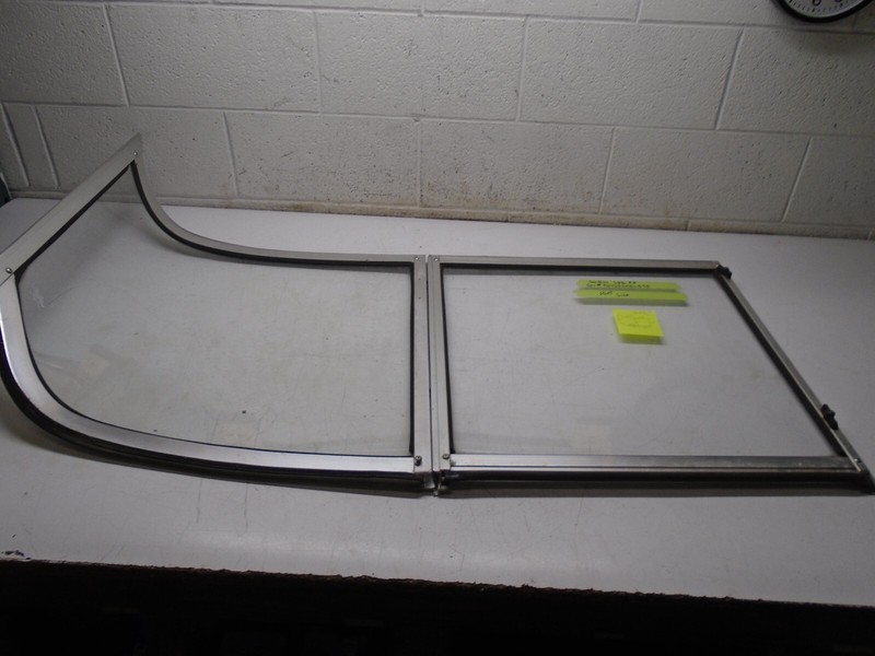 ZC 1995 Sea Ray 586 ZP 180 Port and Center Left Passenger Water Bonnet
