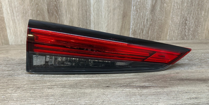 2020-23 TOYOTA HIGHLANDERLH INNER TAIL LIGHT LIFT GATE MOUNTED OEM