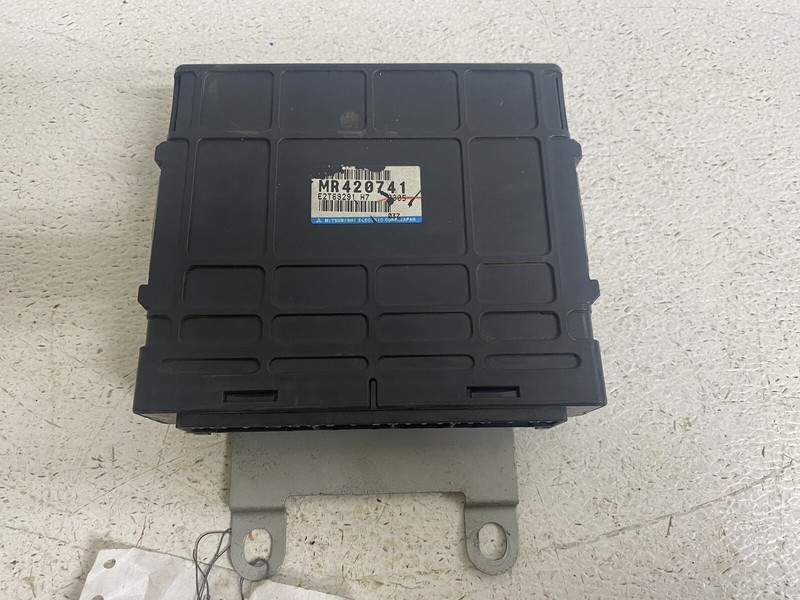 2000 Mitsubishi Mirage 1.5 Federal Emissions MR420741 Ecu Ecm Pcm Module Oem