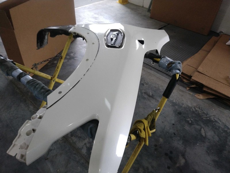 2017 Nissan Titan Front Right Fender White 635434 Used 89000 Miles