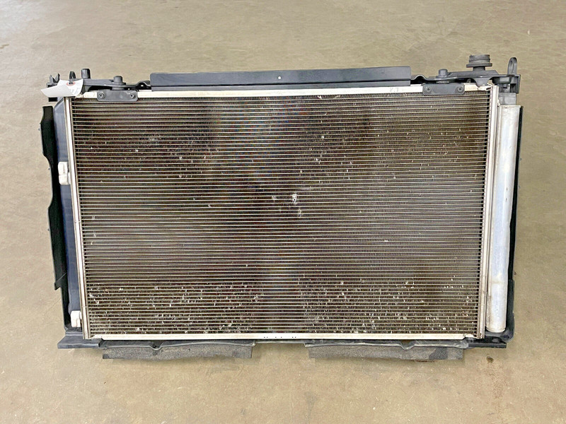 ⭐2013-2018 TOYOTA RAV4 2.5L AC A/C AIR CONDENSER SHROUD W/ FANS OEM LOT2443