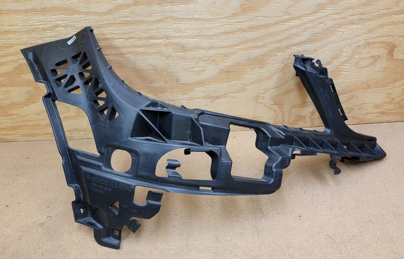 2008-2011 Mercedes Benz C Class Front Bumper Right RH Mount Bracket Support OEM*