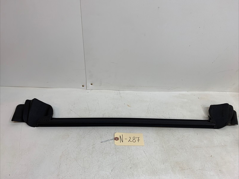 20-22 TESLA Y REAR RH DOOR WINDOW INNER BELT WEATHERSTRIP SEAL 1500065-00 287 U8