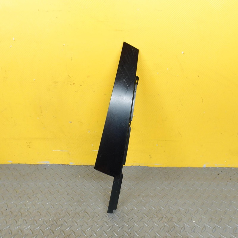 2019-2024 VOLVO XC40 FRONT RIGHT PASSENGER SIDE DOOR PILLAR STRIP OEM 31448392