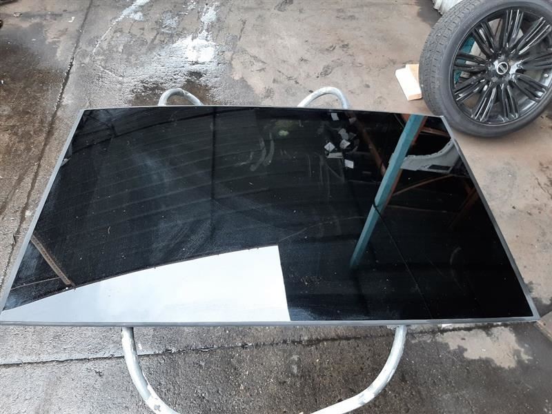 Range Rover HSE L405 Center Roof Glass Window Middle LR043926