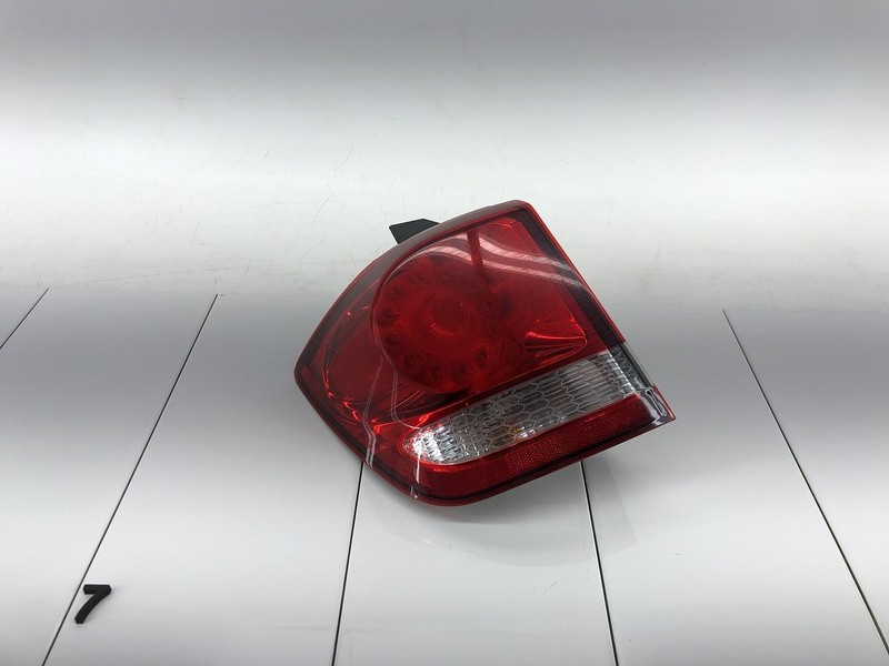 14-20 DODGE JOURNEY REAR LEFT DRIVER SIDE OUTER TAIL LIGHT BRAKE STOP LAMP OEM
