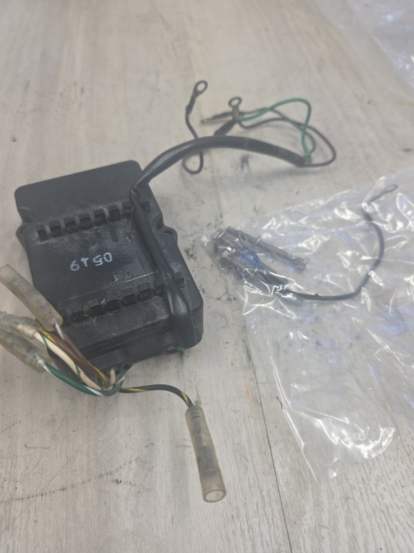 1999 Mercury 2 Stroke 25hp Electric Start 25ELHPower Pack TESTED part