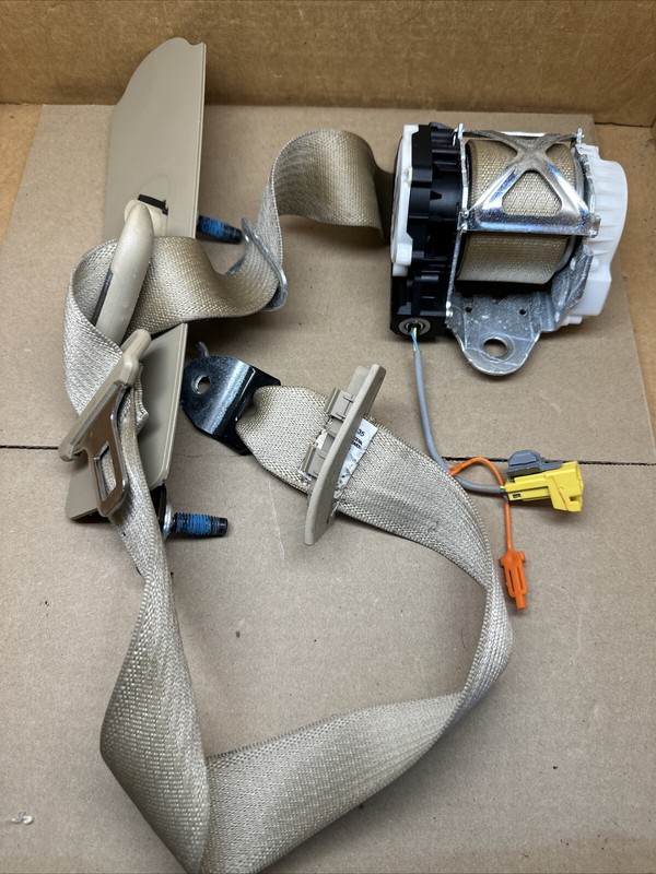2011-2013 Escalade Silverado Tahoe Front Right Passenger Seatbelt Retractor Tan