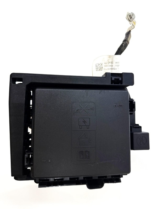 2019-2024 Chevy Blazer 2Lt 3.6L Engine Relay Junction Fuse Box With Lid OEM