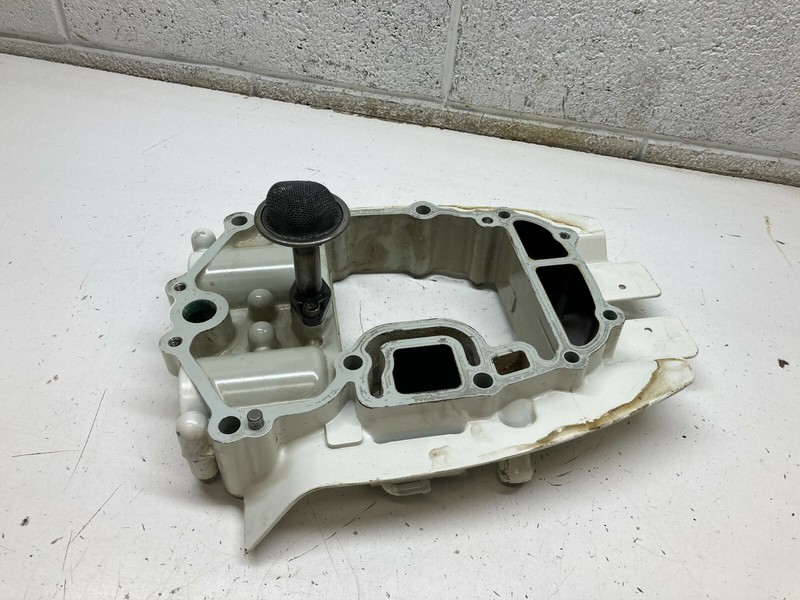 S4 5032795 Upper Housing Mount Johnson 50hp 3 Cylinder Outboard Evinrude