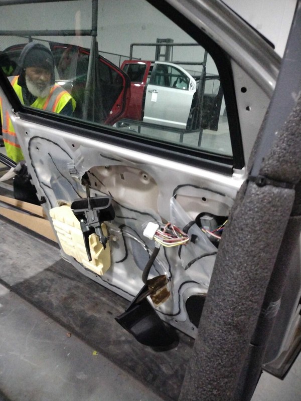 2007 Ford Escape Left Front Door Silver, 126k Miles, OEM, Keyless Entry