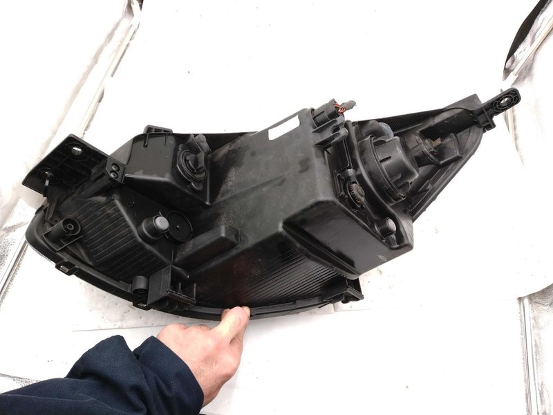 2019 KIA SOUL Right Headlight Assembly Grey Used with Rock Chips & Scratches