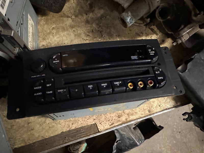 04-08 CHRYSLER PACIFICA OEM Radio STEREO CD PLAYERP05064084AC