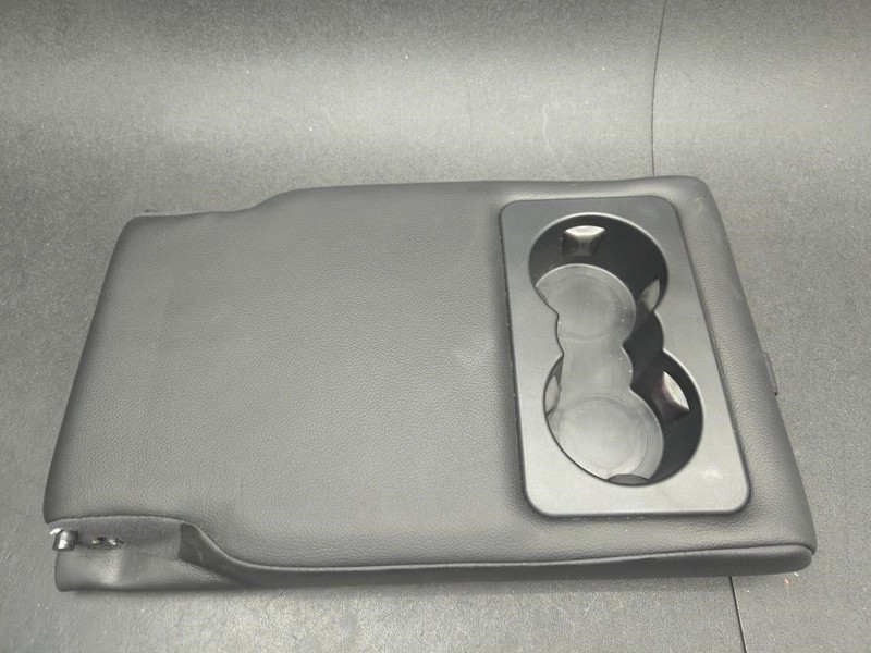 Rear Seat Center Armrest 2018 Jaguar XE 2019