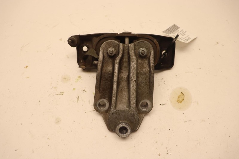 2011-2020 DODGE GRAND CARAVAN 3.6L UPPER ENGINE SUPPORT MOUNT W/ BRACKET OEM