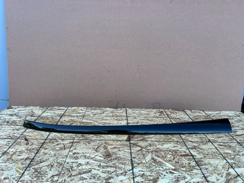 FORD MUSTANG MACH-E 2021-2026 OEM RIGHT PASSENGER SIDE ROOF DRIP MOLDING BLACK