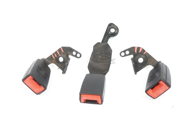 2008 - 2014 Mercedes W204 C300 Rear Left Center And Right Seat Belt Buckles oem