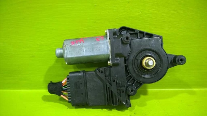 01 02 03 04 05 PASSAT PASSENGER RIGHT REAR WINDOW MOTOR OEM 100-32**