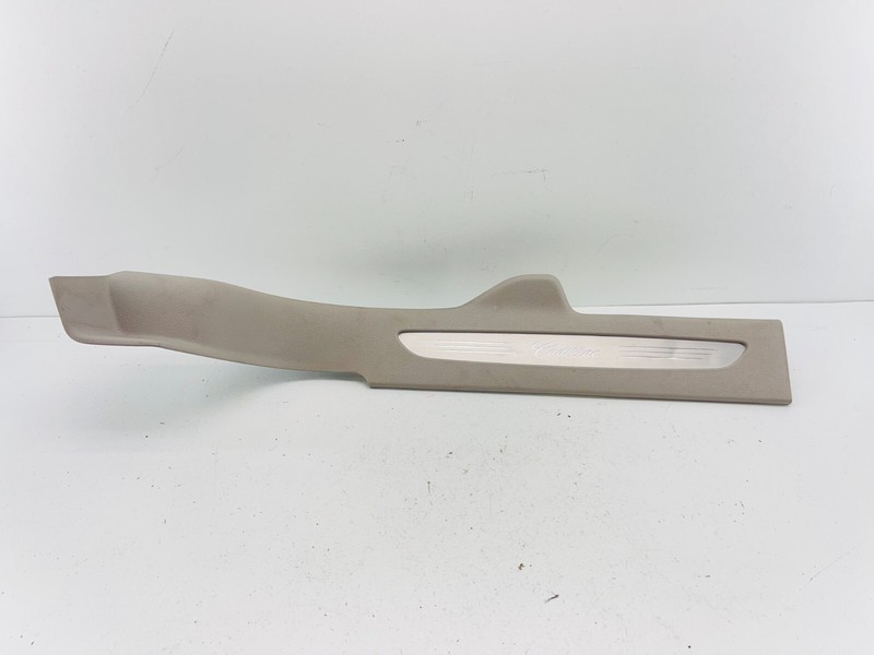06-11 Cadillac DTS RIGHT REAR DOOR CADILLAC SILL PLATE 15868995 OEM