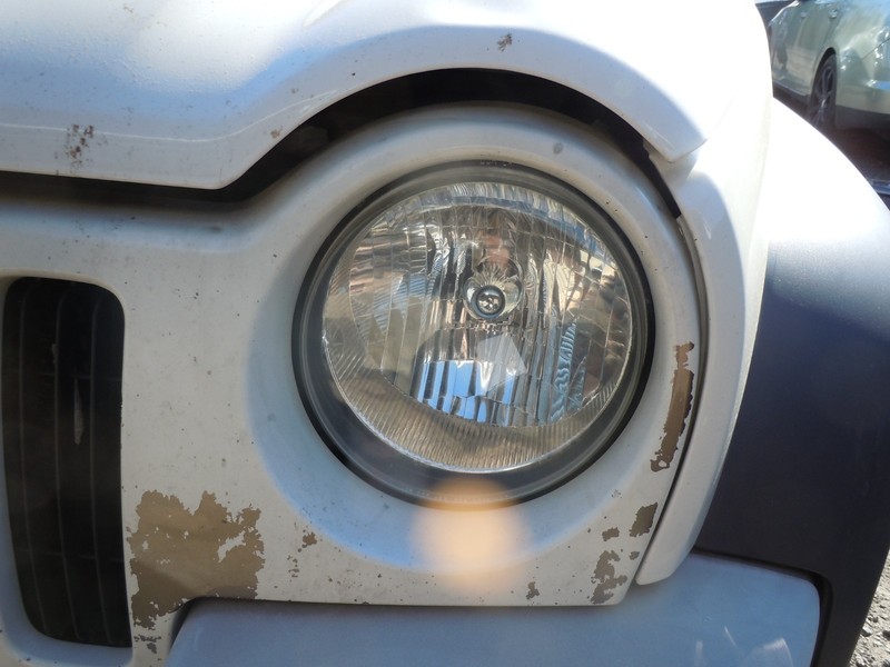 2002-2004 Jeep Liberty Halogen Headlight Driver Left LH