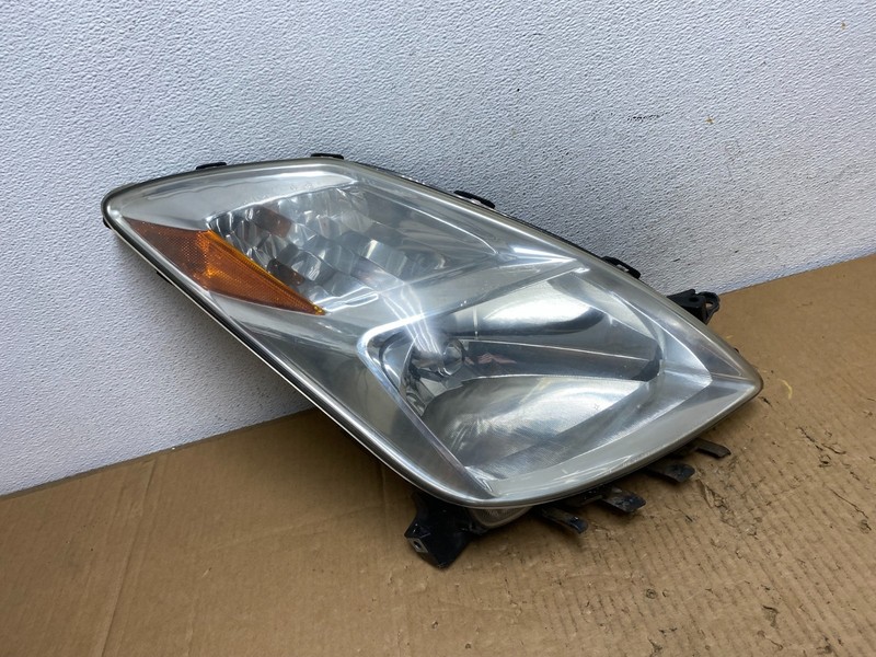 2004-2005 Toyota Prius Right Passenger RH Halogen Headlight AD1106 DW