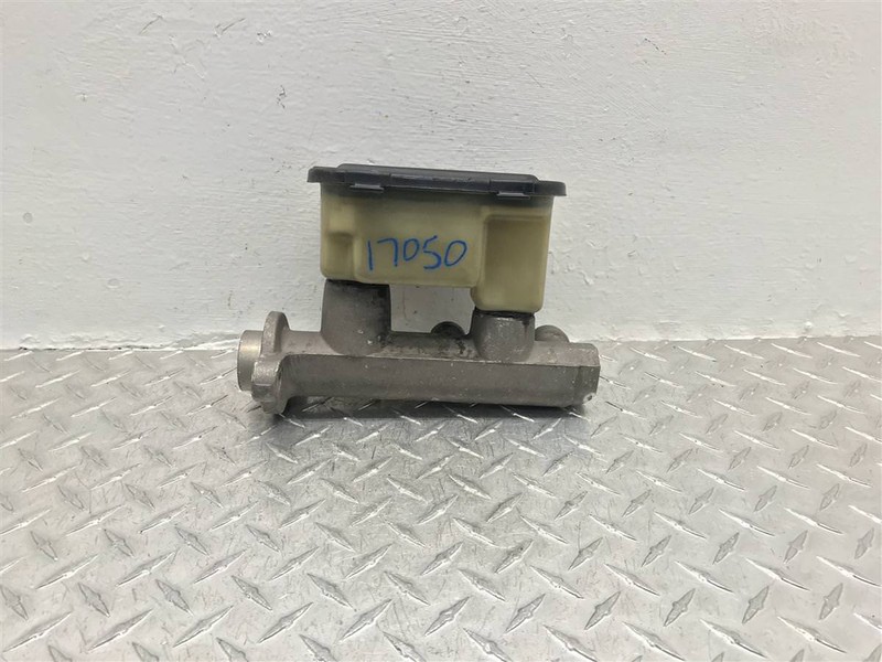 1994-1997 DODGE RAM 2500 BRAKE MASTER CYLINDER ASSEMBLY OEM 04778453