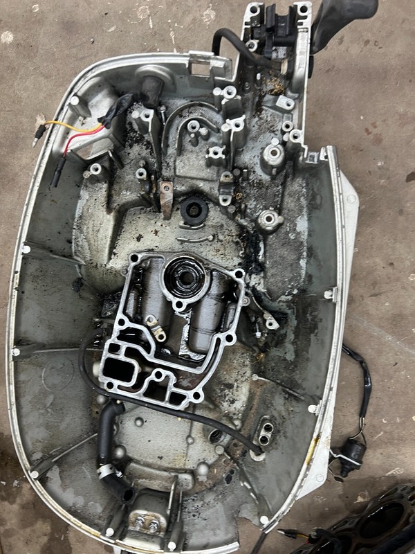 Honda Outboard 25hp LowerEngine Case 40101-ZV7-010ZAFRESHWATER