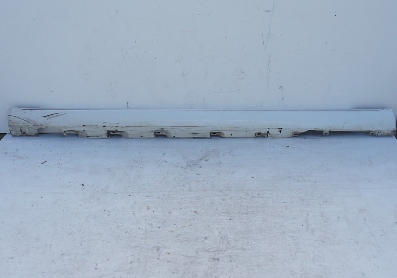 2011 - 2014 AUDI A8L LEFT DRIVER SIDE ROCKER PANEL SKIRT MOLDING OEM
