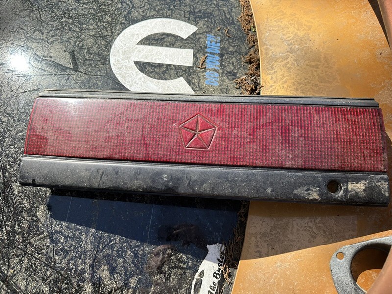 90 91 PLYMOUTH LASER OEM Center TAILLIGHT TAIL LIGHT Garnish