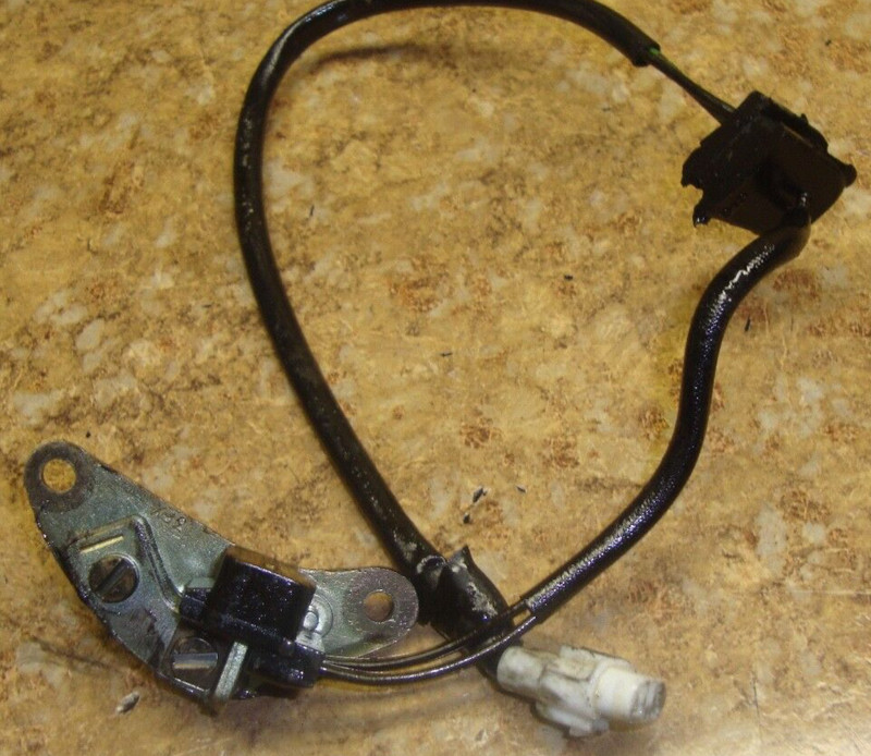 2004 Suzuki GSX-R750 GSXR 750 GSXR750 Engine Pulse Coil Pick Up Pulser Motor 04