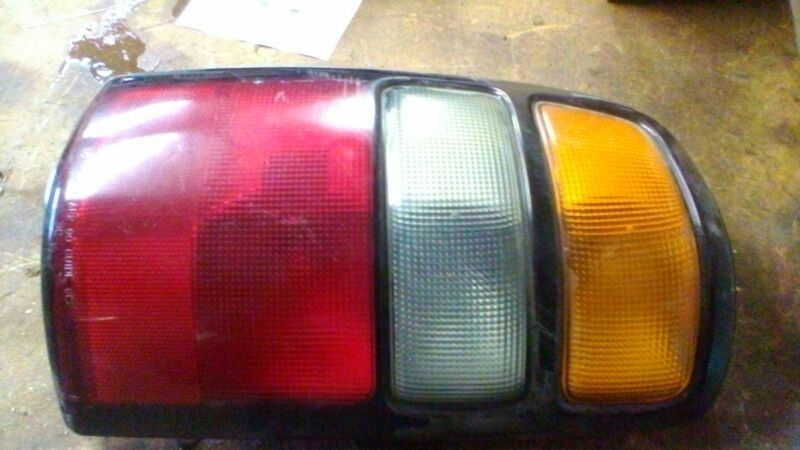 Driver Left Tail Light Fits 04-06 SUBURBAN 1500 90764