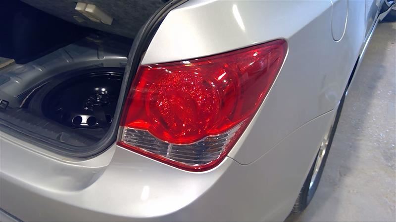 Passenger Tail Light VIN P 4th Digit Limited Fits 11-16 CRUZE 3252419