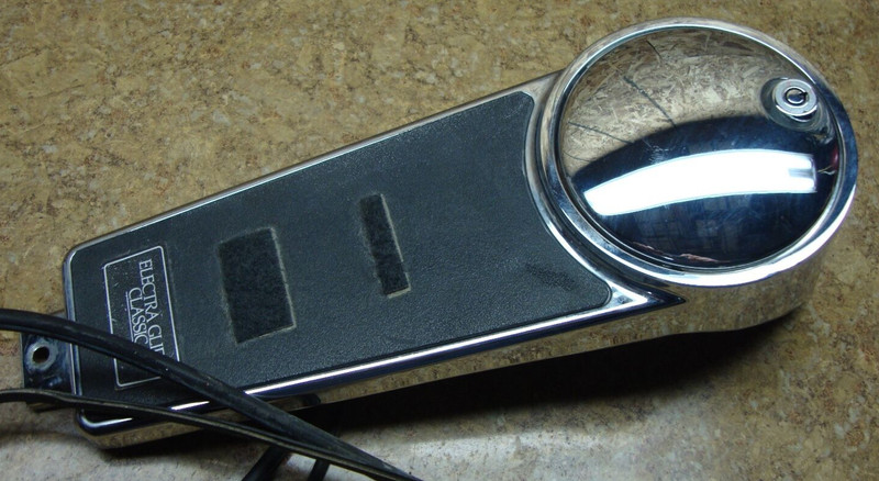 2001 Harley Davidson Electra Glide FLHTCI Fuel Gas Tank Container Trim Chrome