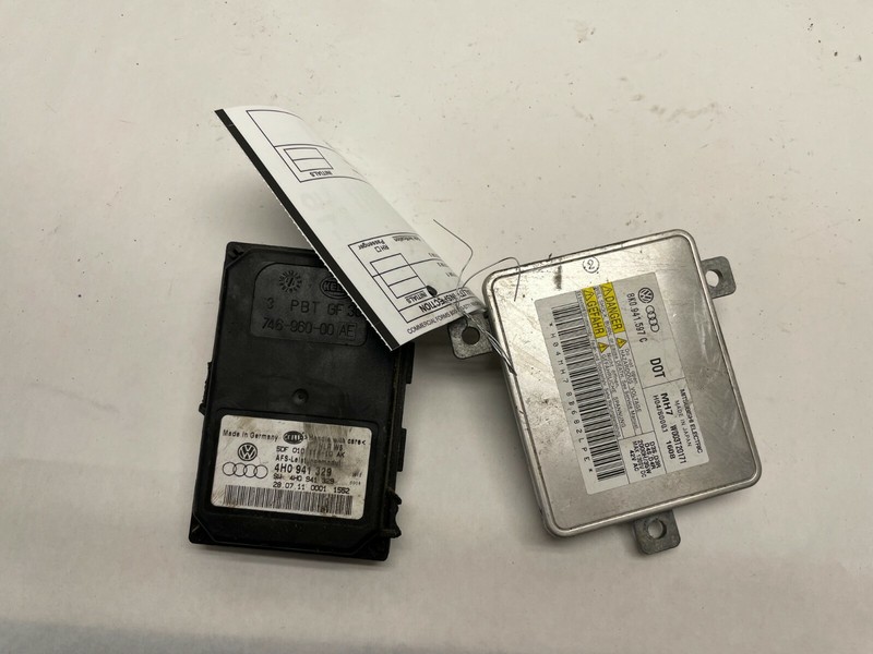 2011-2018 AUDI A8 D4 - HID XENON HEADLIGHT MODULE AFS BALLAST OEM