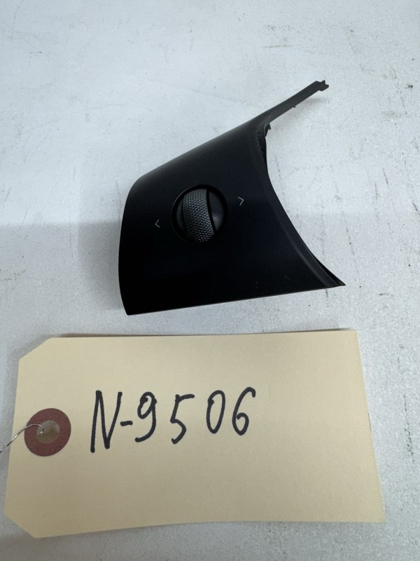 21-23 TESLA 3 STEERING LH SIDE BALL CONTROL SWITCH OEM 1583975-00-A 9506 B61