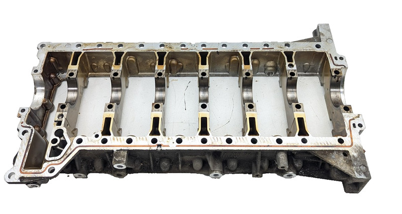 2007-2010 BMW 335I E90 N54 ENGINE MOTOR LOWER VALVE BLOCK 7560526